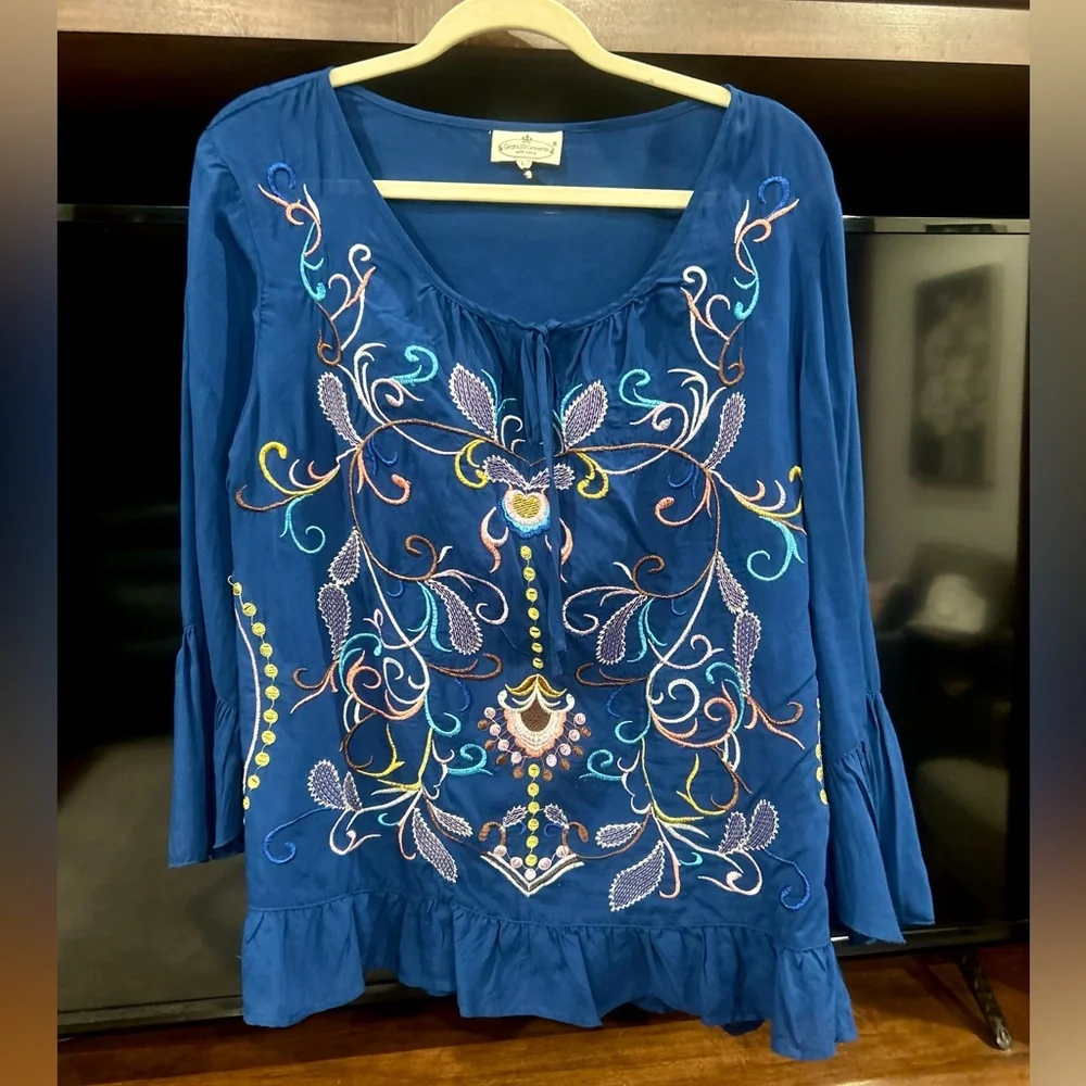 Grand & Greene Navy Blue Embroidered Ruffle Top Size Large